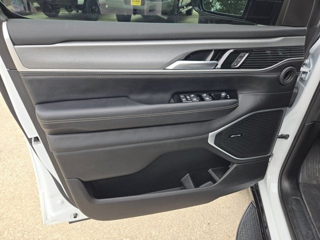 2025 Jeep Wagoneer Series II Carbide