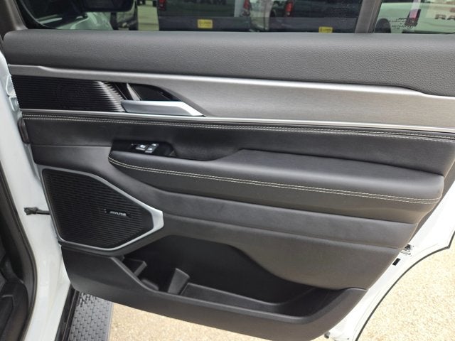 2025 Jeep Wagoneer Series II Carbide
