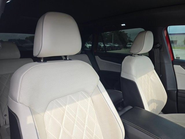 2024 Volkswagen Atlas Cross Sport 2.0T SEL Premium R-Line