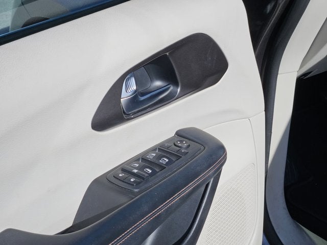 2020 Chrysler Pacifica Touring