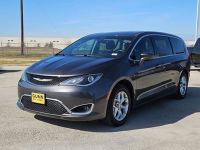 2020 Chrysler Pacifica Touring