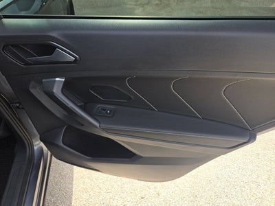 2022 Volkswagen Tiguan SE R-Line Black