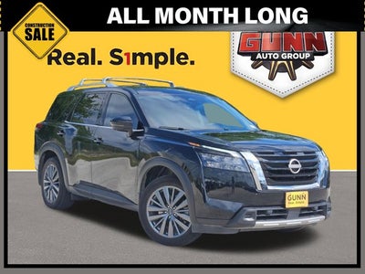2025 Nissan Pathfinder SL