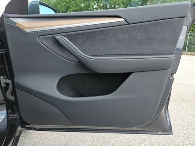 2024 Tesla Model Y Long Range