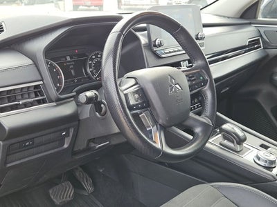 2024 Mitsubishi Outlander SE