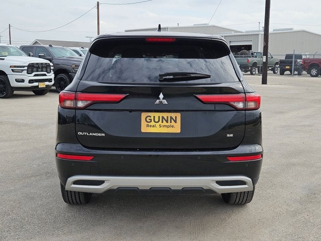 2024 Mitsubishi Outlander SE