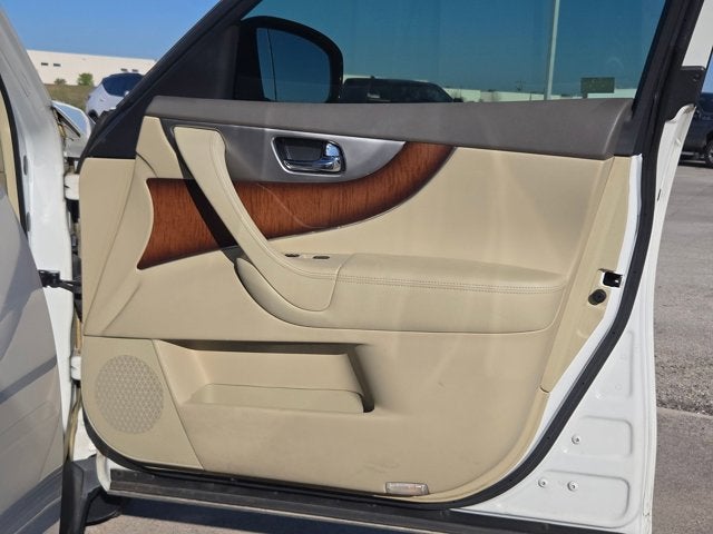 2014 INFINITI QX70 RWD 4dr