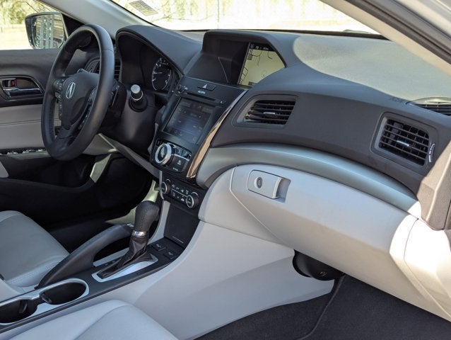 2016 Acura ILX w/Technology Plus Pkg