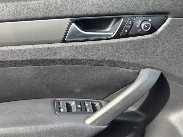2014 Volkswagen Passat Base