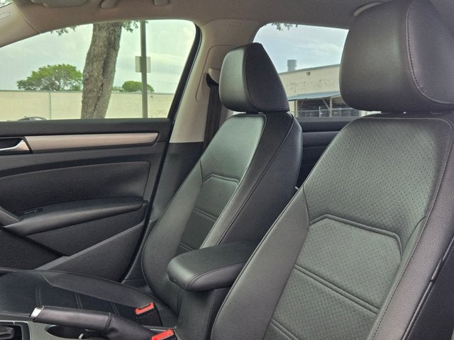 2014 Volkswagen Passat Base