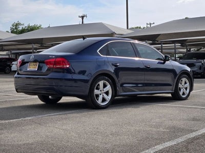 2014 Volkswagen Passat Base
