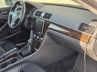 2015 Volkswagen Passat 4dr Sdn 1.8T Auto SEL Premium