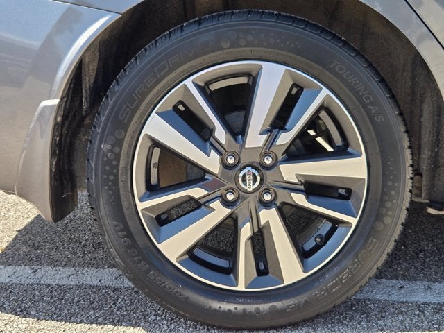 2020 Nissan Versa SV CVT