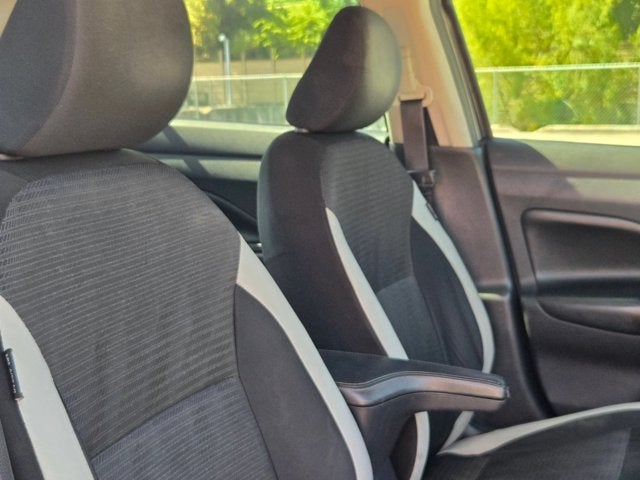 2020 Nissan Versa SV CVT