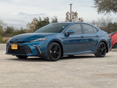 2025 Toyota Camry SE