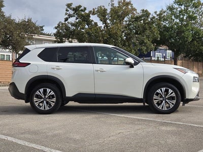 2022 Nissan Rogue FWD SV
