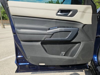 2022 Nissan Pathfinder SL 2WD