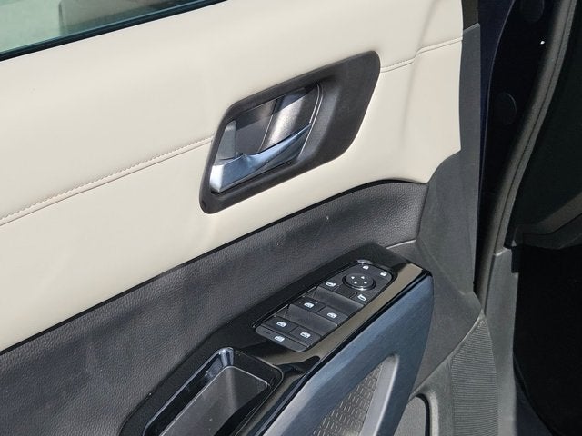 2022 Nissan Pathfinder SL 2WD