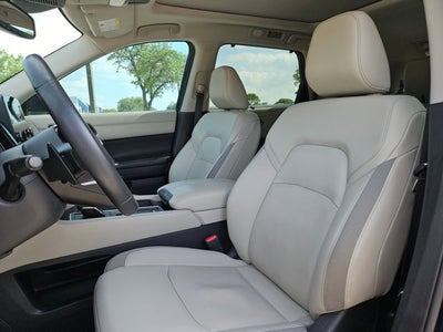 2022 Nissan Pathfinder SL 2WD