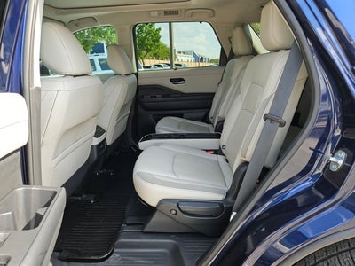 2022 Nissan Pathfinder SL 2WD