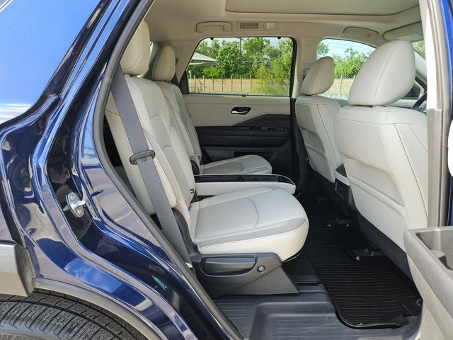 2022 Nissan Pathfinder SL 2WD