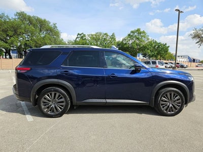 2022 Nissan Pathfinder SL 2WD
