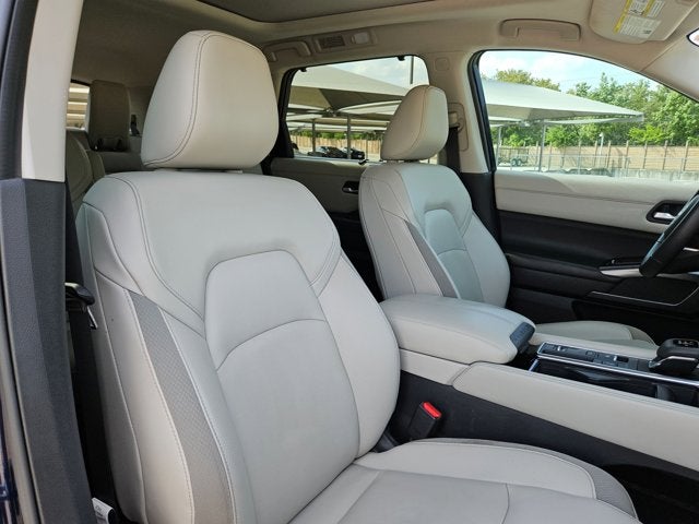 2022 Nissan Pathfinder SL 2WD
