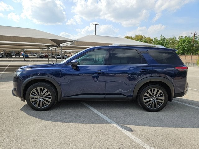 2022 Nissan Pathfinder SL 2WD