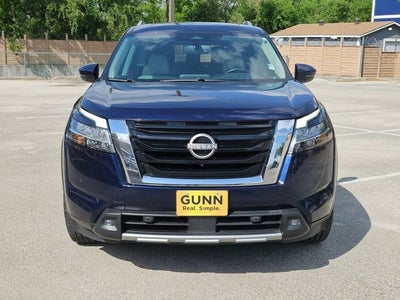 2022 Nissan Pathfinder SL 2WD