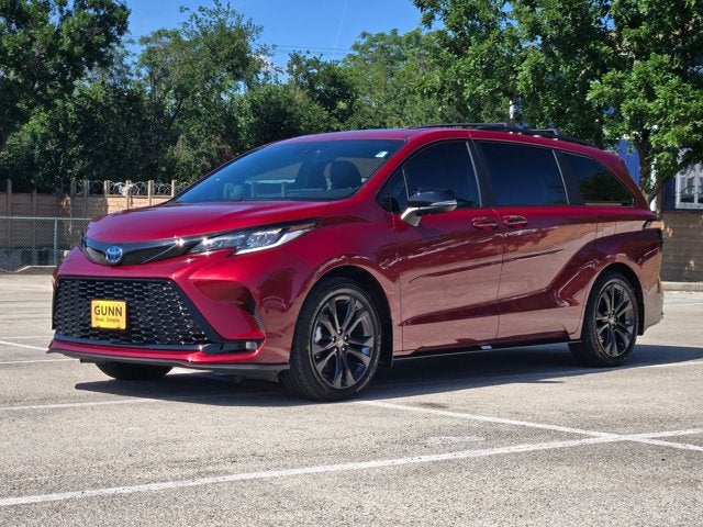 2025 Toyota Sienna XSE FWD 7-Passenger