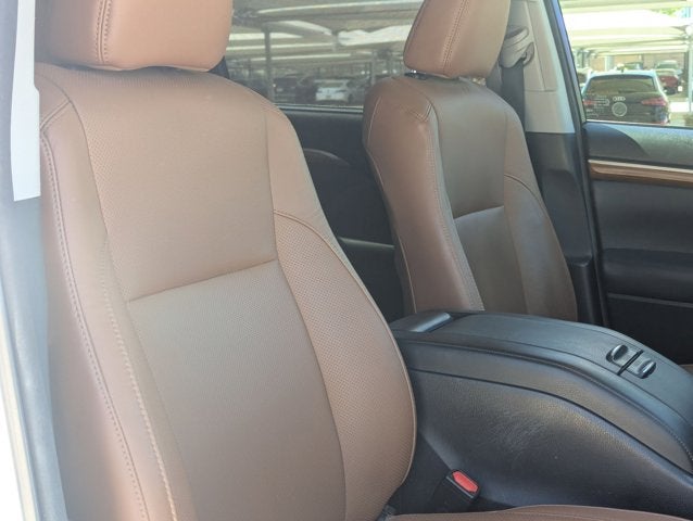 2018 Toyota Highlander Base