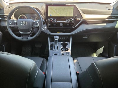 2025 Toyota Highlander Base