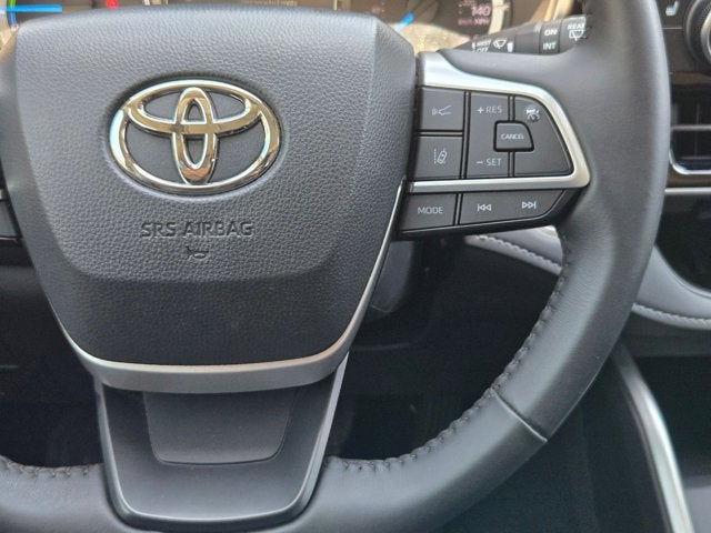 2025 Toyota Highlander Base