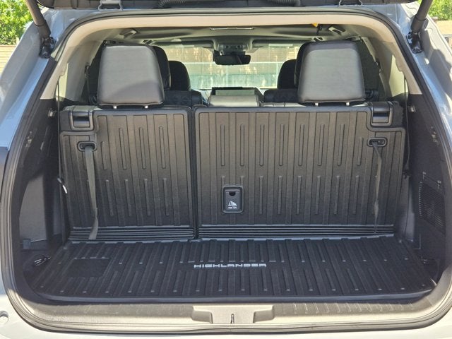 2025 Toyota Highlander Base