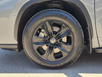 2025 Toyota Highlander Base