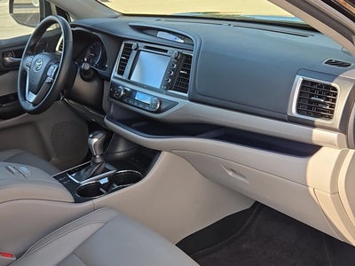 2017 Toyota Highlander XLE V6 FWD