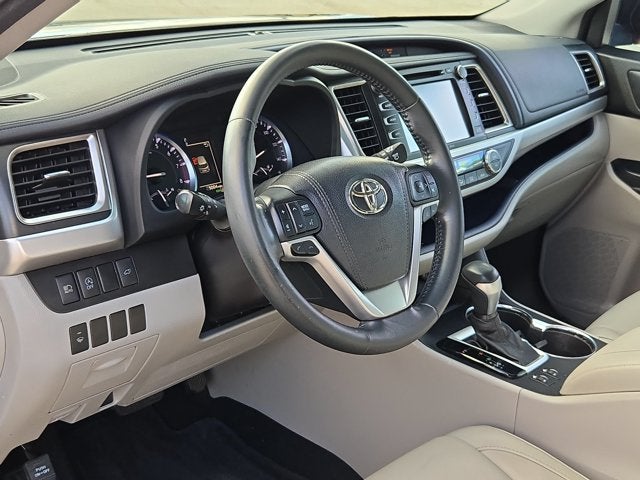 2017 Toyota Highlander XLE V6 FWD