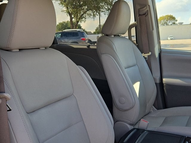 2020 Toyota Sienna Base