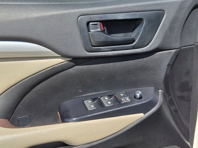 2019 Toyota Highlander LE I4 FWD