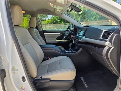 2019 Toyota Highlander LE I4 FWD