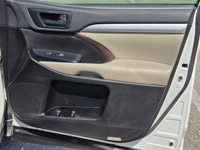 2019 Toyota Highlander LE I4 FWD