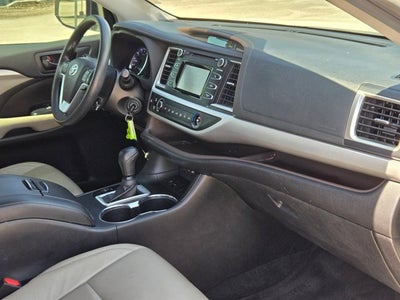 2019 Toyota Highlander LE I4 FWD