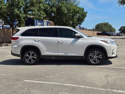 2019 Toyota Highlander LE I4 FWD