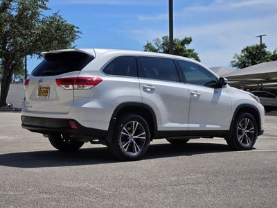 2019 Toyota Highlander LE I4 FWD