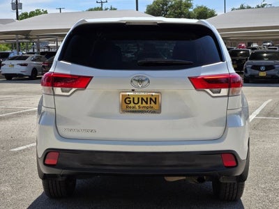 2019 Toyota Highlander LE I4 FWD