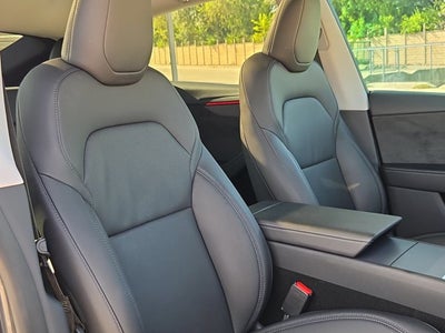 2026 Tesla Model Y Base