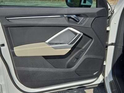 2022 Audi Q3 Premium 40 TFSI quattro