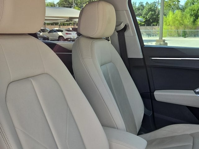 2022 Audi Q3 Premium 40 TFSI quattro
