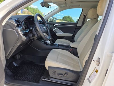 2022 Audi Q3 Premium 40 TFSI quattro