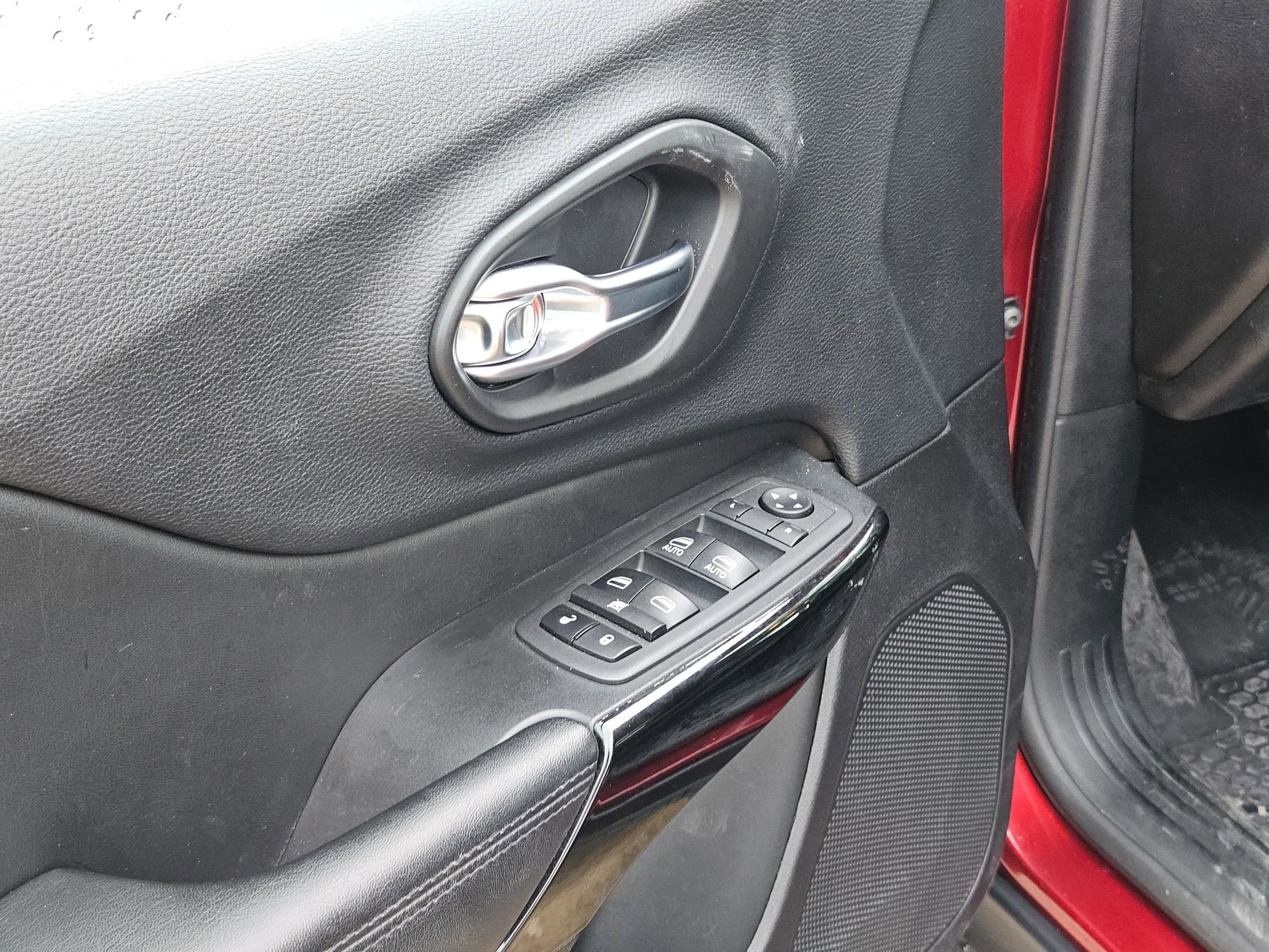 2020 Jeep CHEROKEE ALTITUDE